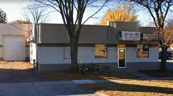 A&W Restaurant - Warren - 4600 E 9 Mile Rd